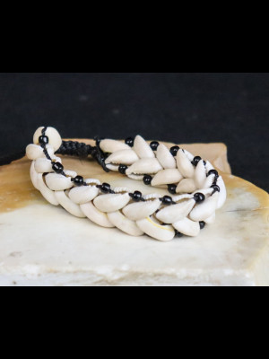 Bracelet with cowry shells