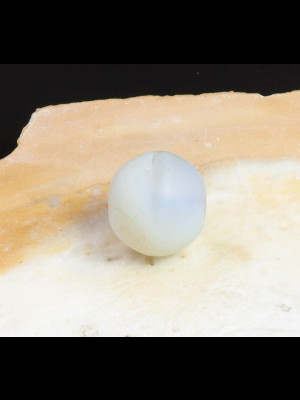 Beautiful "moon bead"