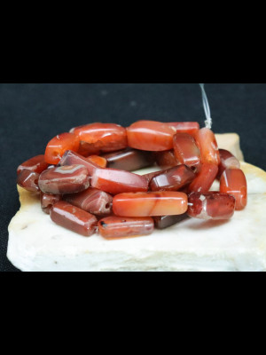 25 carnelian beads 