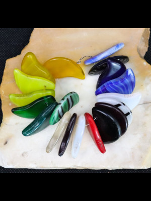 19 lion's claw trade beads (Bohemian wedding beads)