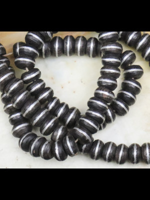 100 beads of black wood circled with silvered metal