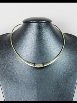 Necklace in silvered metal