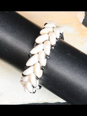 Bracelet with cowry shells