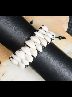 Bracelet with cowry shells