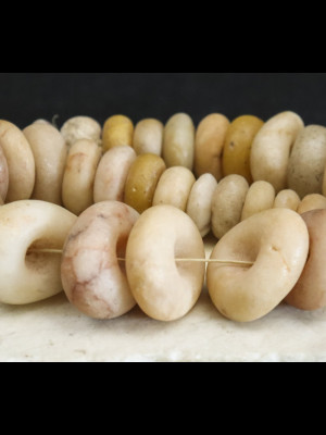 37 ancient quartz beads (Mauritania)