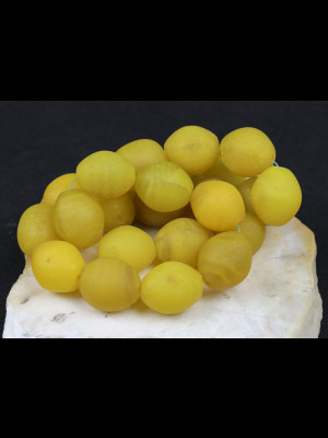 24 Bohemian glass trade beads