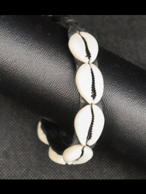 Bracelet with cowry shells