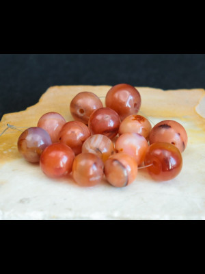 14 round carnelian beads