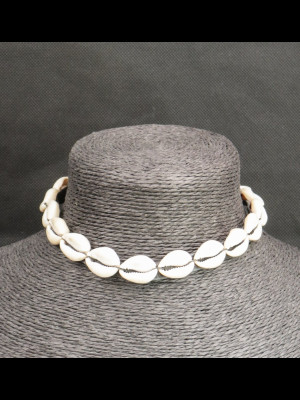 Necklace in cowry shells