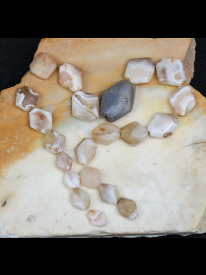 21 antique agate beads