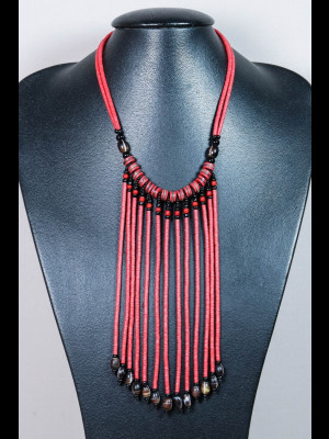 Necklace with koffi beads and glass beads