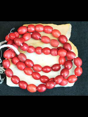 Strand of 55 glass trade beads 