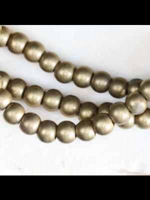 Strand of 146 brass beads