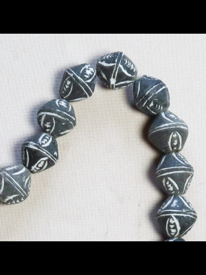 27 terra cotta beads (Mali)
