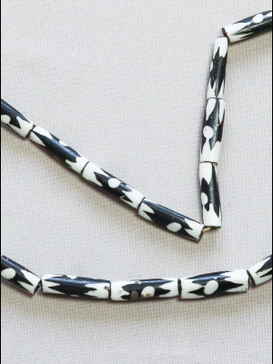 25 bone beads