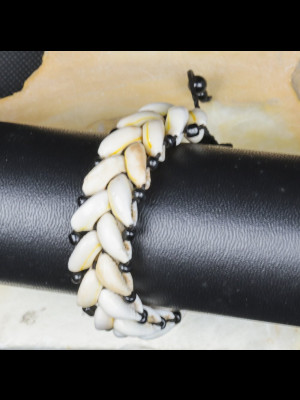 Bracelet with cowry shells