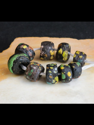 9 « Hebron » glass beads    
