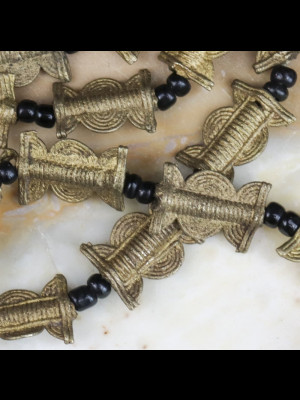 Strand of 30 brass beads