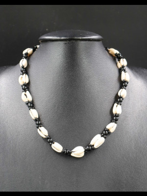 Necklace in cowry shells