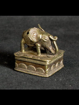 Box in bronze