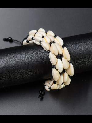 Bracelet with cowry shells