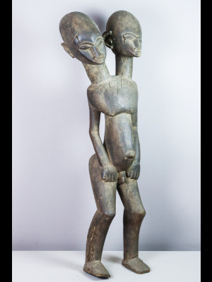 Lobi statue (bateba)