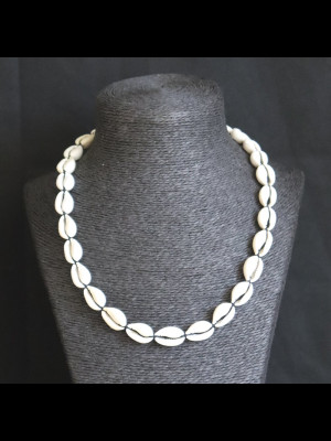 Necklace in cowry shells