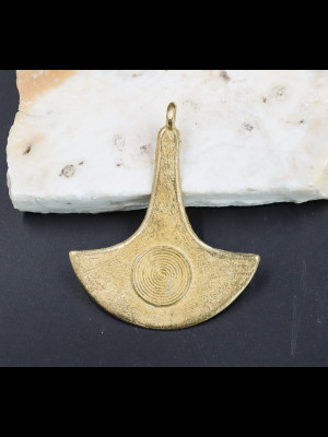 Pendant in brass