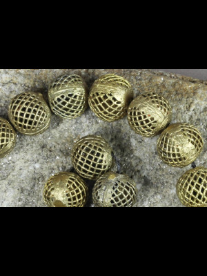 20 brass beads