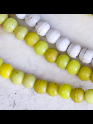 100 glass trade beads