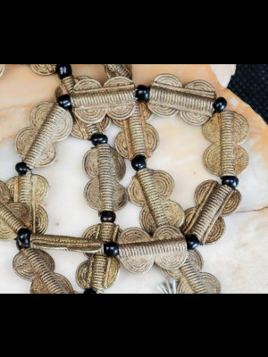 Strand of 30 brass beads