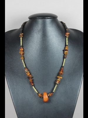 Necklace with amber beads, brass beads and "kekeore" natural seeds