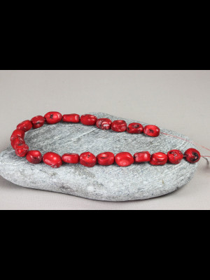 22 perles anciennes en verre imitation corail rouge