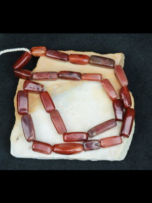 25 carnelian beads