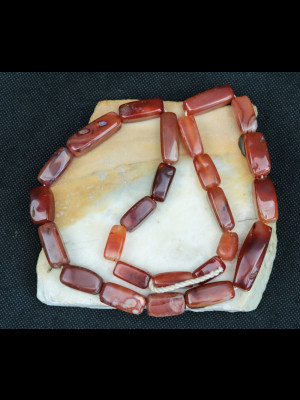 25 carnelian beads