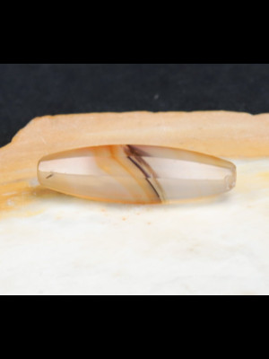Faceted agate bead