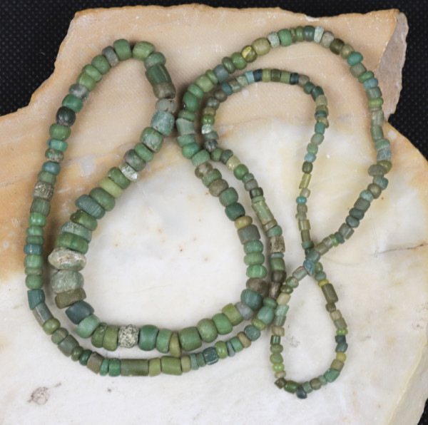 Djenne beads on sale & art